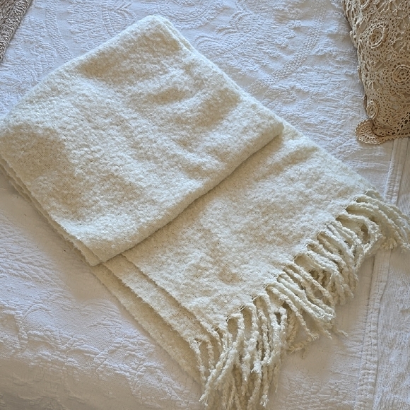 Cozy Cream Fringe Scarf / Shawl - Picture 1 of 4